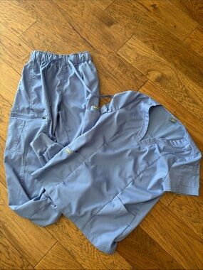 NiaaHinn Light Blue Medical Scrub Set - Top & Drawstring Pants